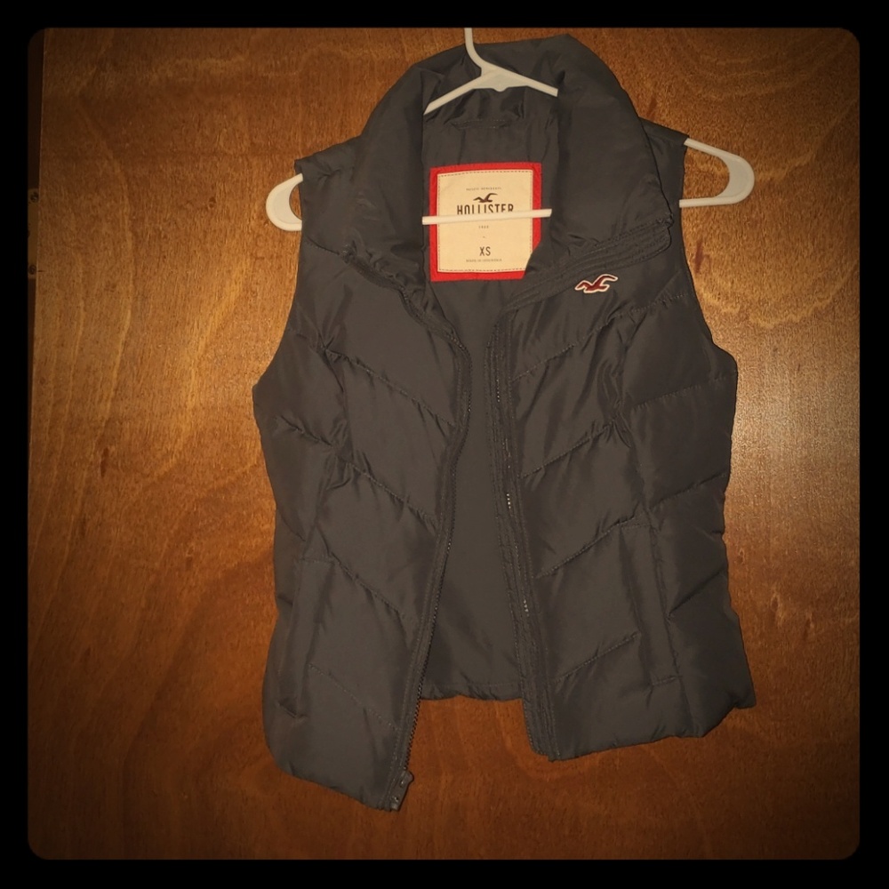 Hollister vest